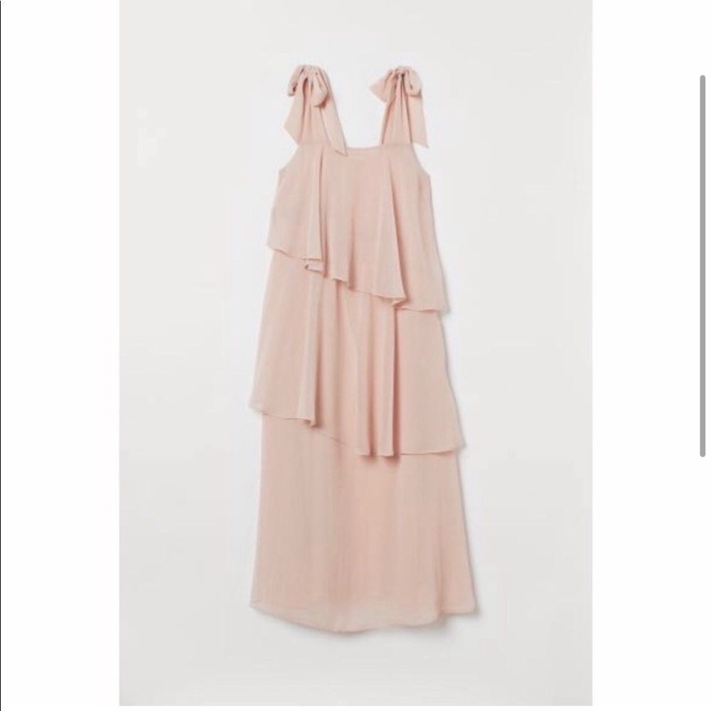 H&M tiered plush maxi dress - Picture 2 of 5